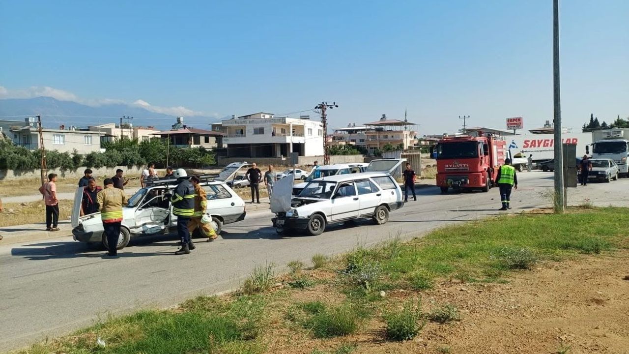 Hassa'da kavşakta çarpışma: 1 yaralı