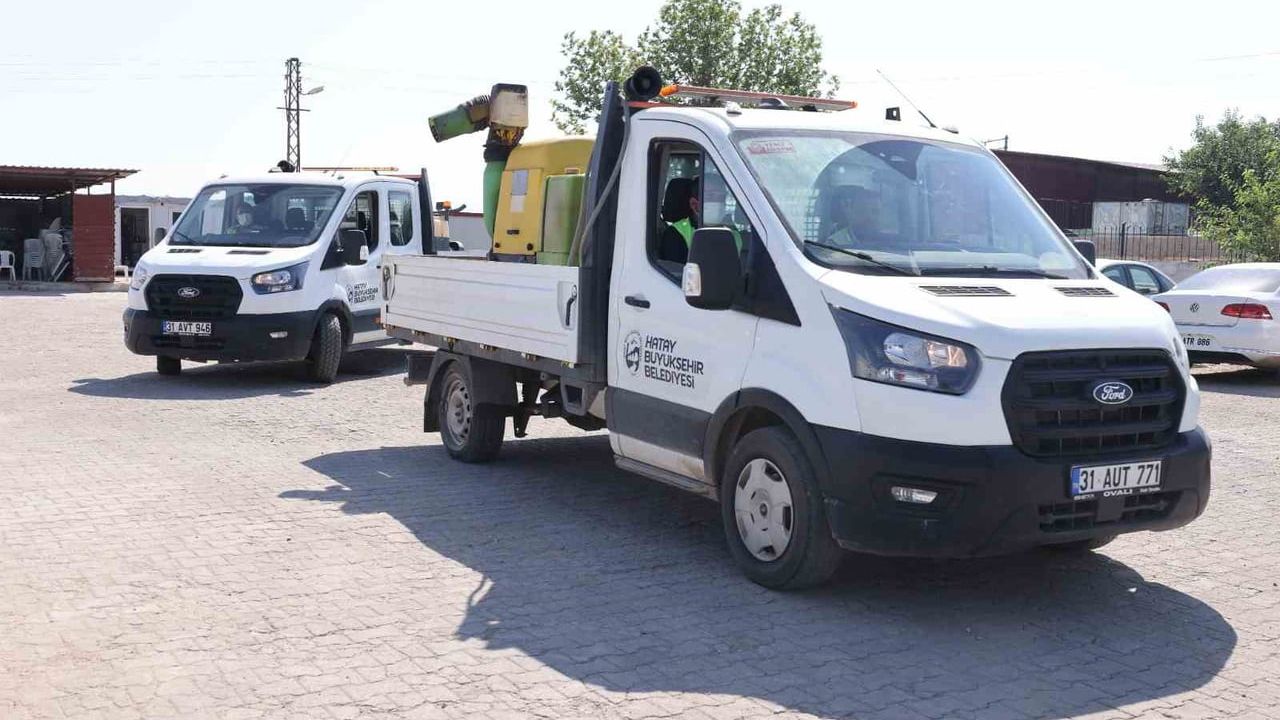 Hatay Büyükşehir Belediyesi il genelinde ilaçlama çalışmaları yürütüyor