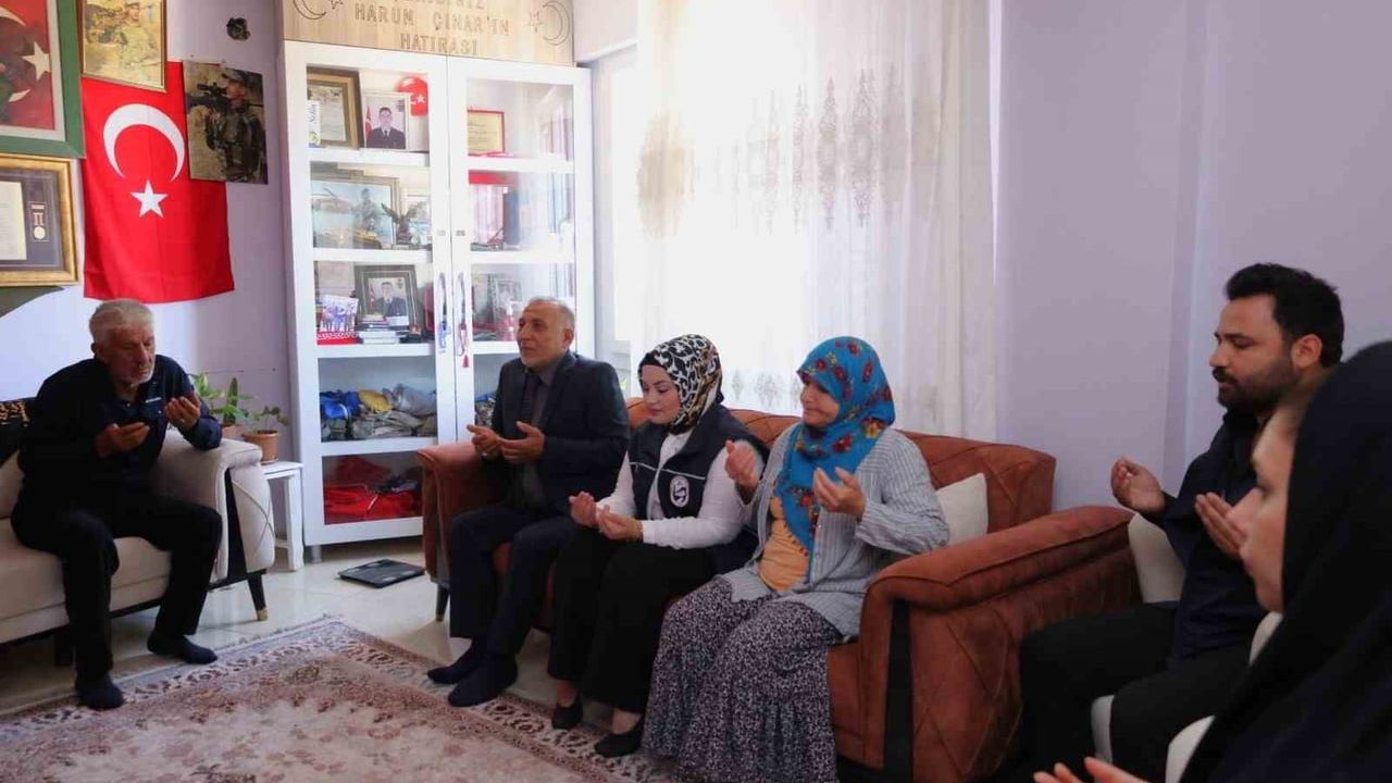 Hatay Büyükşehir Belediyesi'nden şehit yakınlarına babalar günü ziyareti