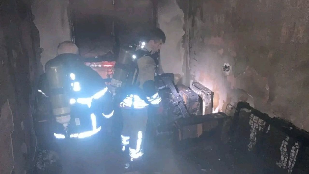 Hatay'da apartman dairesindeki yangında 3 kişi dumandan kurtarıldı