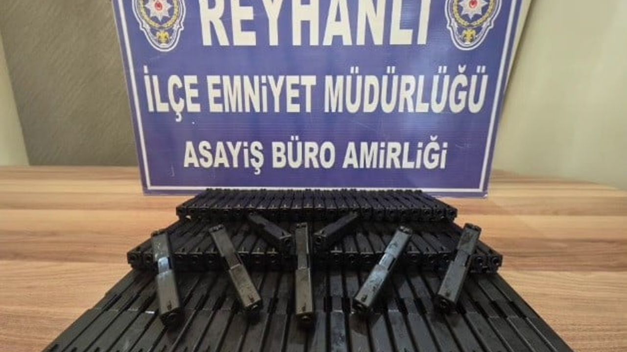 Hatay'da araç bagajında zulalanmış 80 adet tabanca sürgü takımı ele geçirildi