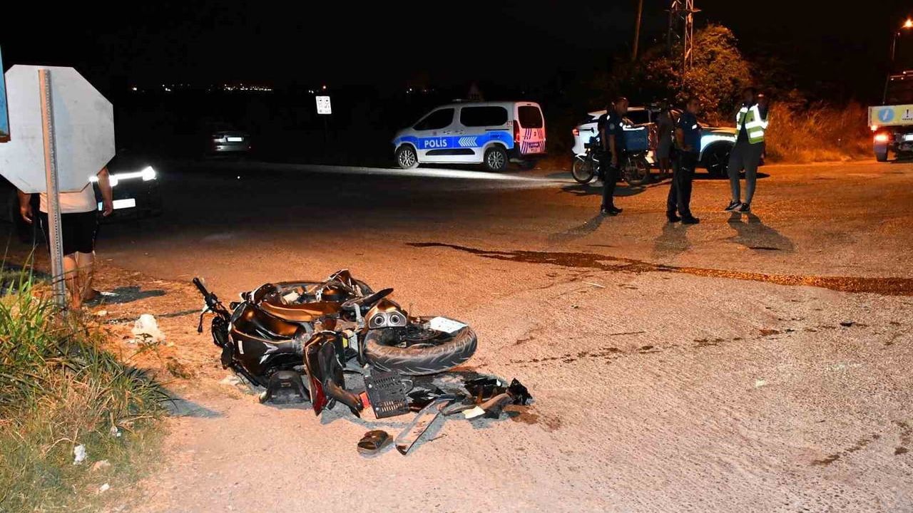 Hatay’da otomobil ile motosiklet çarpıştı: 4 yaralı