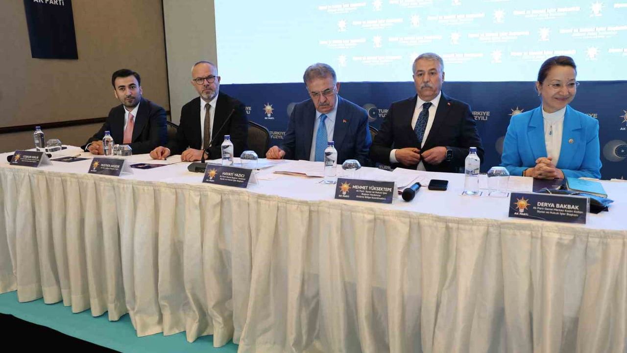 Hayati Yazıcı: Yeni Anayasa Referandumla Hayat Bulacak