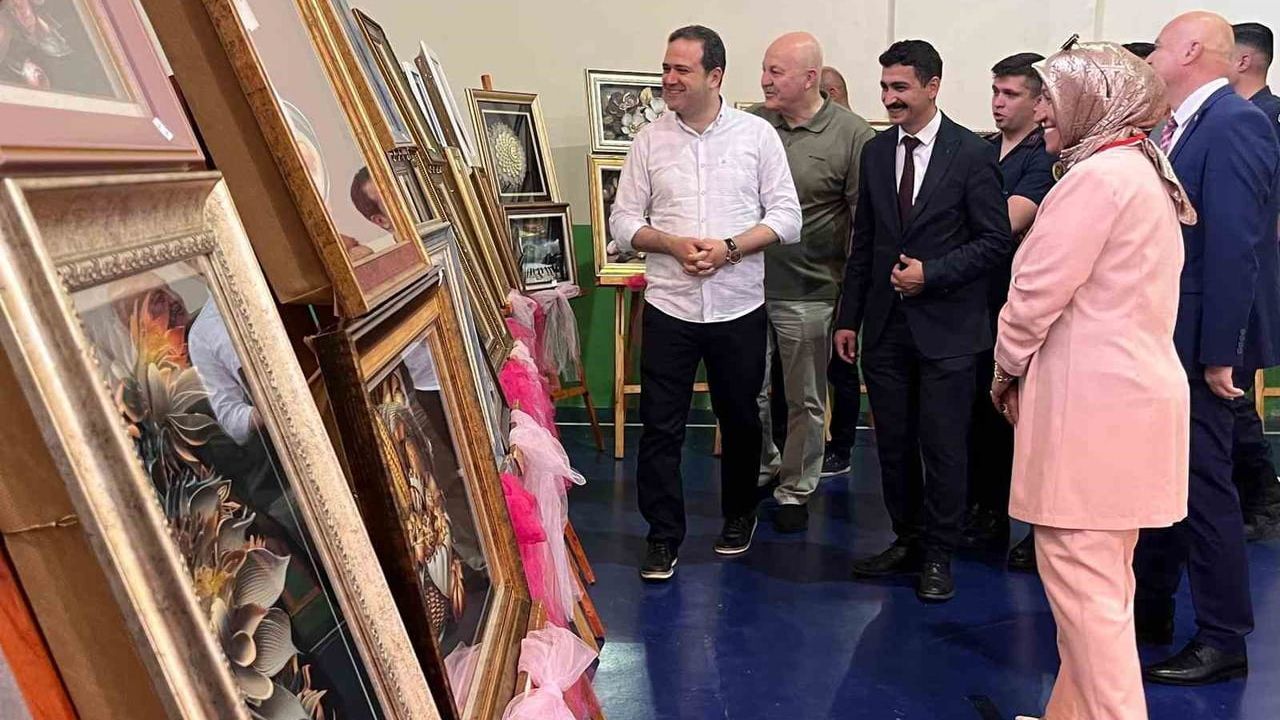 Hayrabolu'da Halk Eğitimi Merkezi Yıl Sonu Sergisi Açıldı