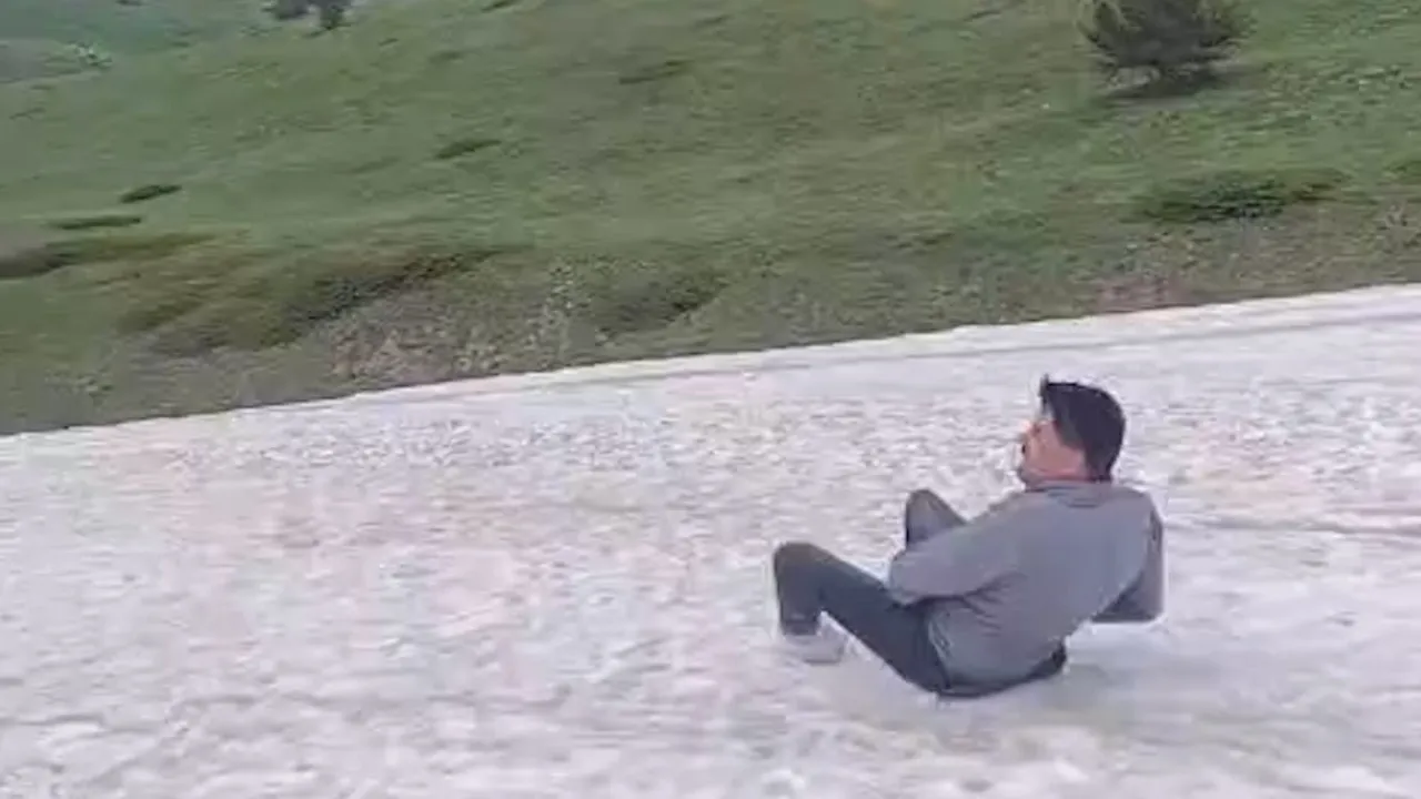 Haziran ayında kar eğlencesi Köroğlu Dağları'nda