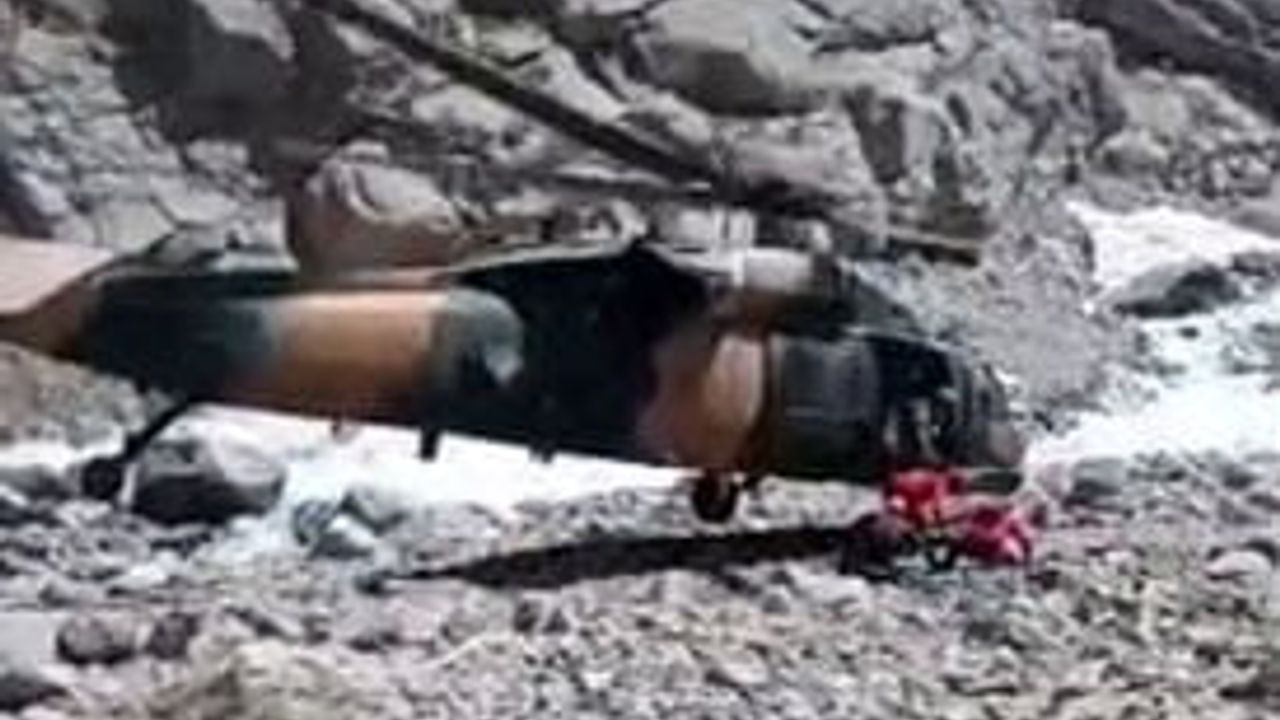 Helel Vadisi'nde ayağı kırılan kişi askeri helikopterle kurtarıldı