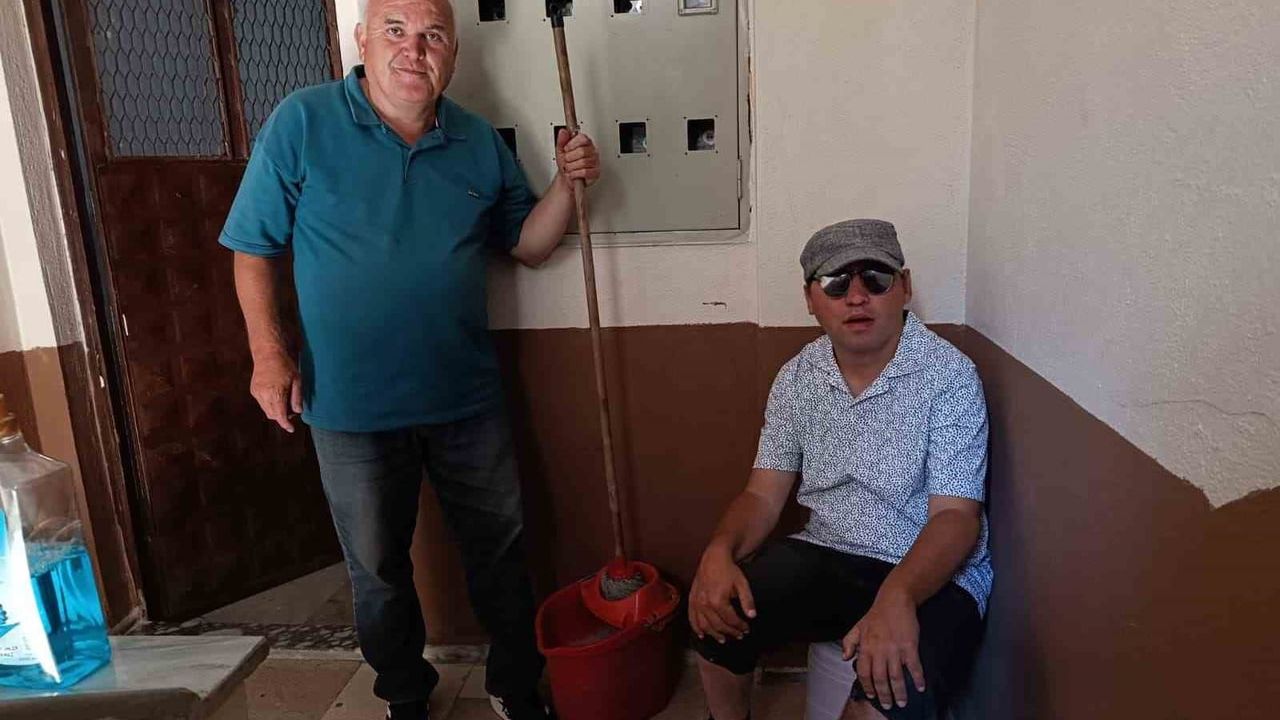 Her baba evladı için yaşar dedirten fedakârlık: ömrünü engelli oğluna adadı