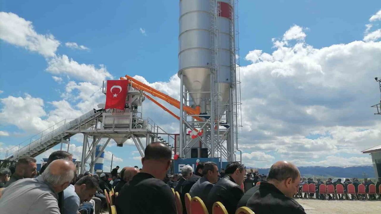 Hınıs’ta Endo Hazır Beton Törenle Hizmete Açıldı