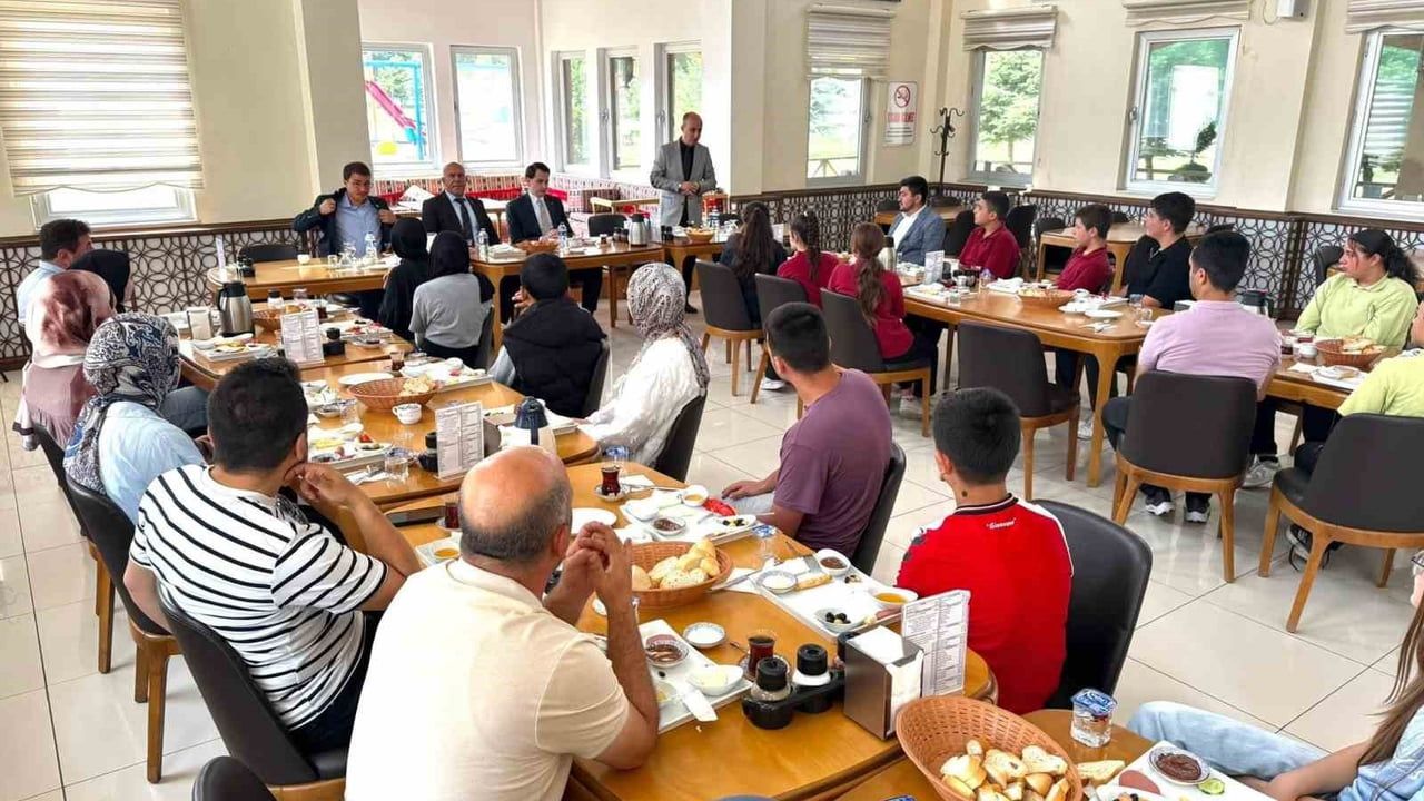 Hisarcık Belediye Başkanı Demirtaş'tan YKS adaylarına destek: Ödüller hazır
