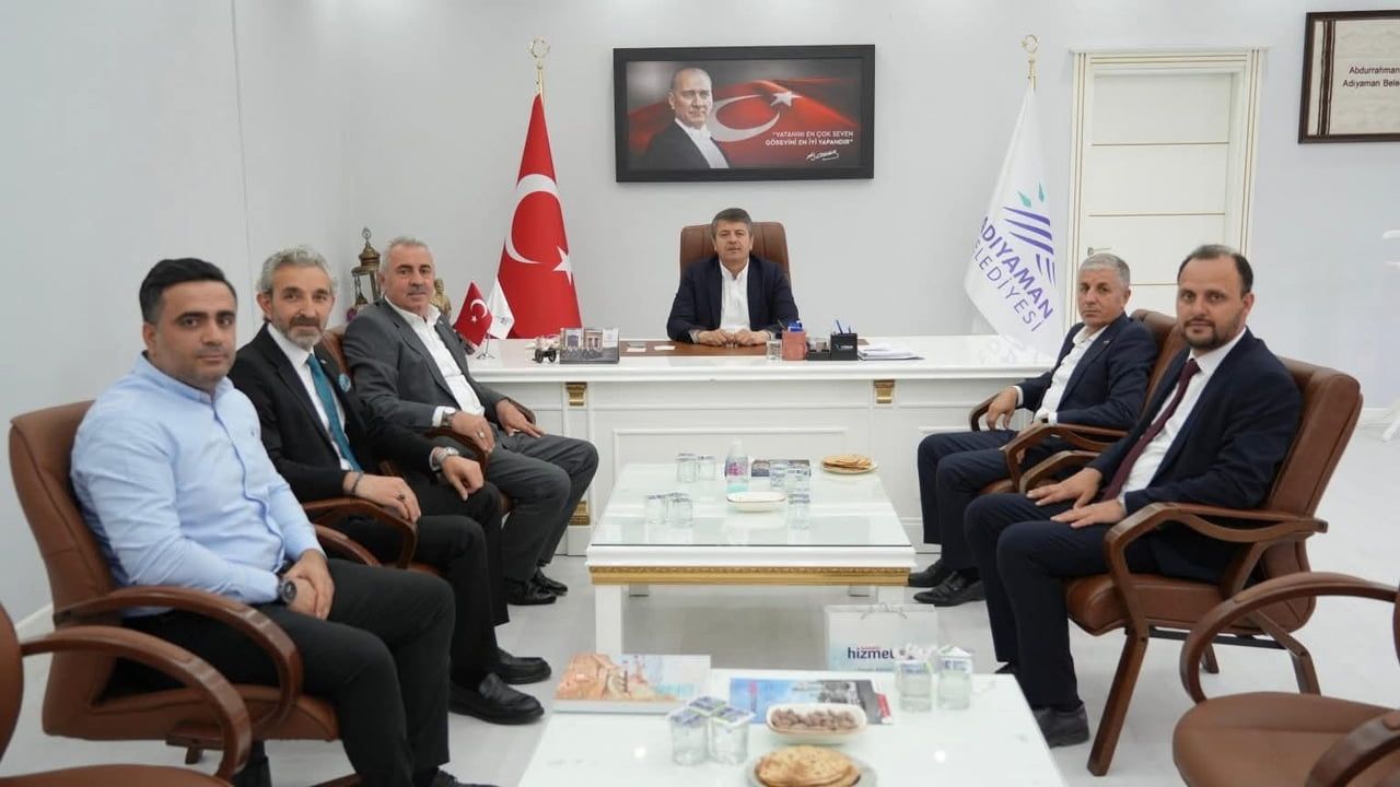 Hizmet-İş genel başkanvekili Özdemir’den Adıyaman belediye işçilerine birlik çağrısı