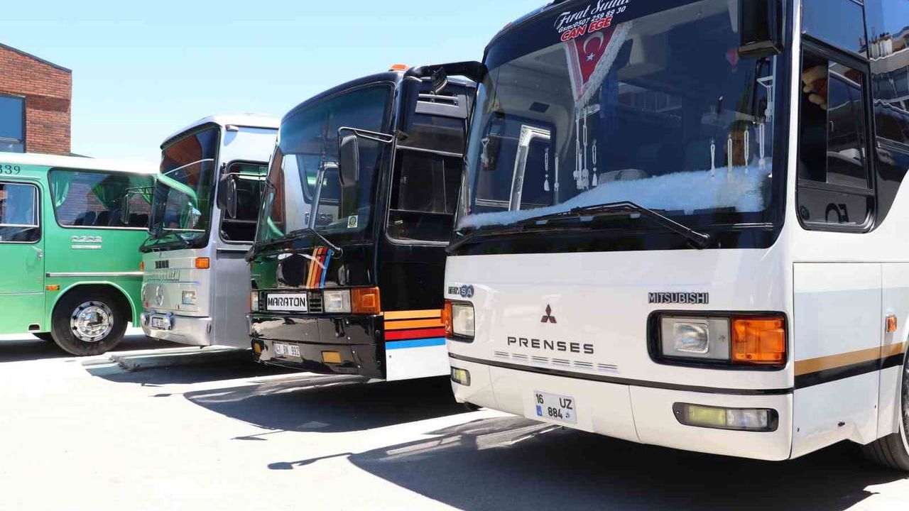 Hurda otobüsü 5 milyon liraya yürüyen eve dönüştürdüler