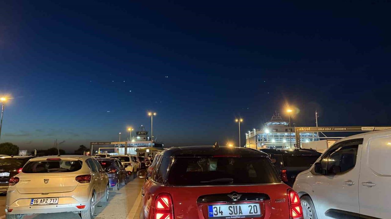 İDO'nun Yalova-Pendik seferlerinde gecikme