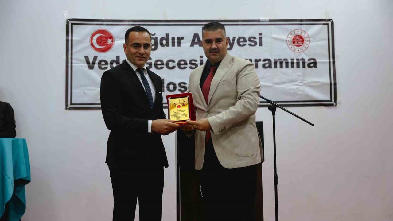 Iğdır’da görev yeri değişen hakim ve savcılara veda programı
