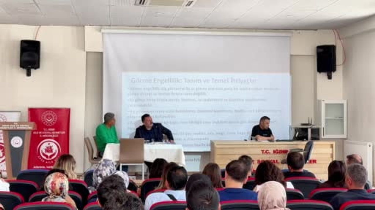 Iğdır’da kamu personeline 'Engelli Bireylerle Etkili İletişim ve Erişilebilirlik' eğitimi verildi