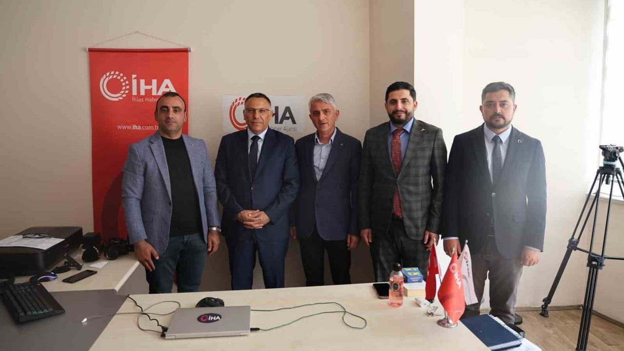 Iğdır Üniversitesi Rektörü Prof. Dr. Ekrem Gürel'den İHA Iğdır İl Temsilciliğine iade-i ziyaret