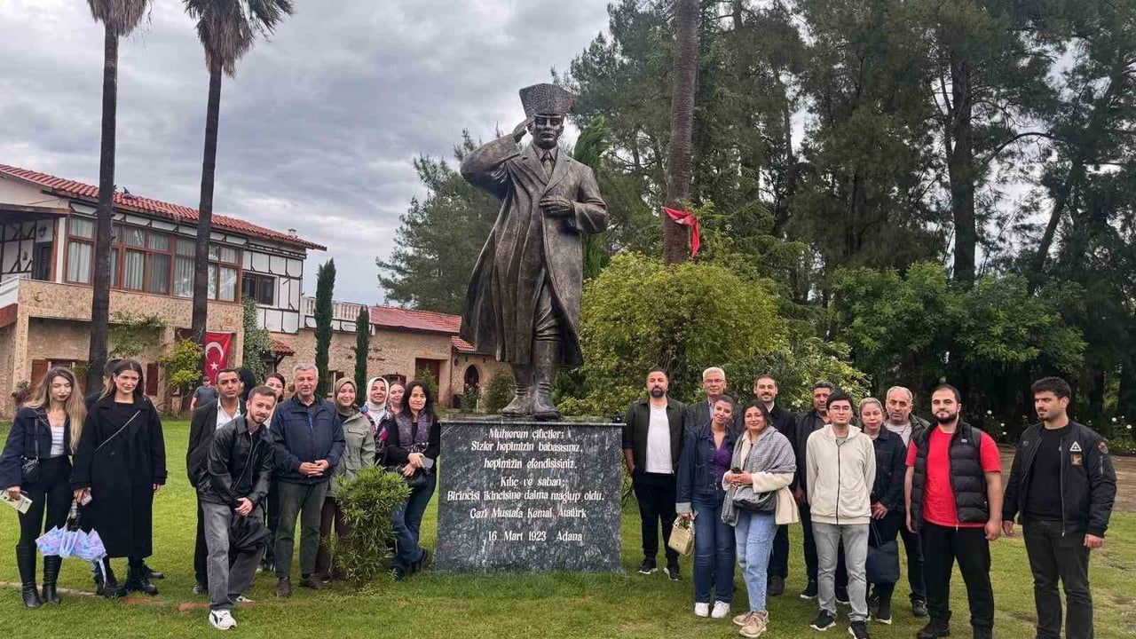 İletişim Fakültesi Öğrencileri Kozan’ın Kurtuluşuna Dair Tarihi Belgeleri Sehlikzade Hasan Efendi Çiftliği Müzesi’nde İnceledi