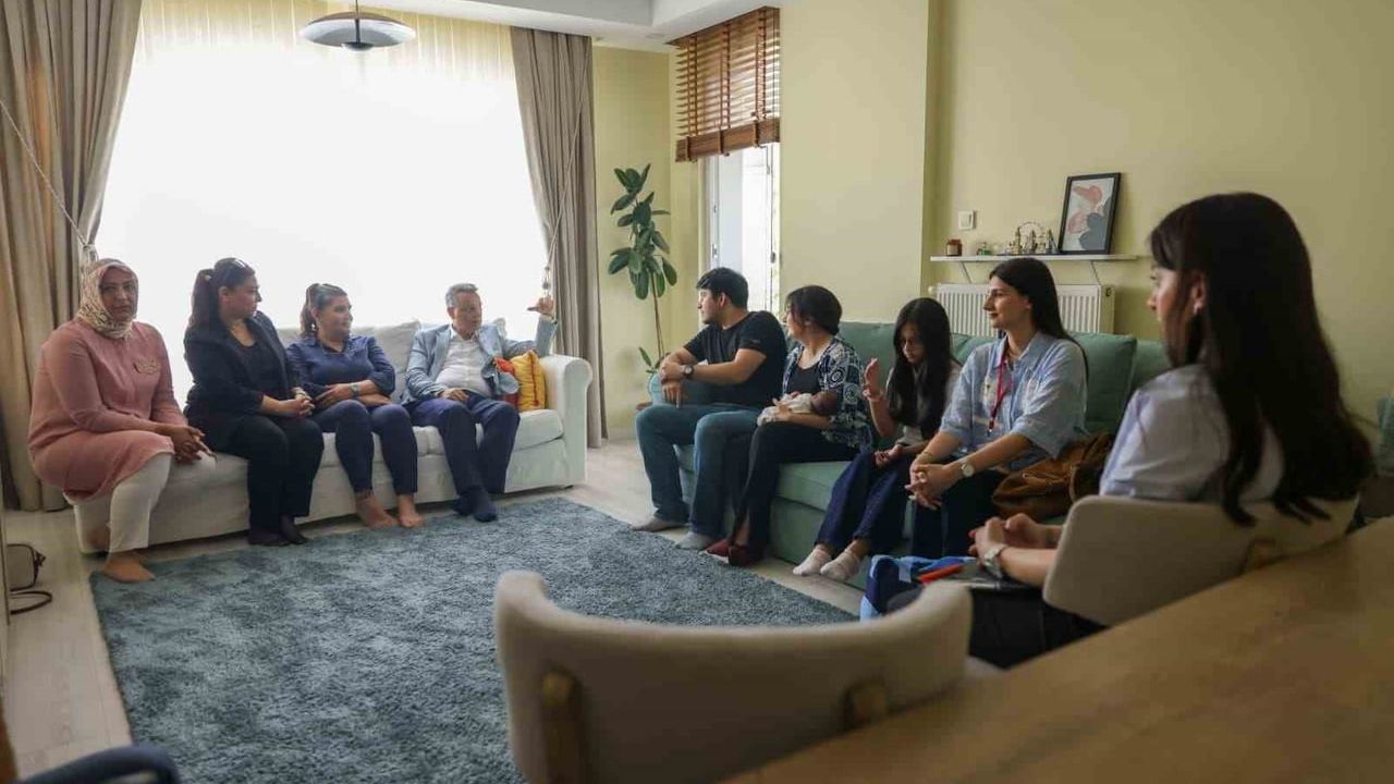 İlkadım’da doğan 555’inci bebeğin ilk hediyesi İhsan Kurnaz’dan