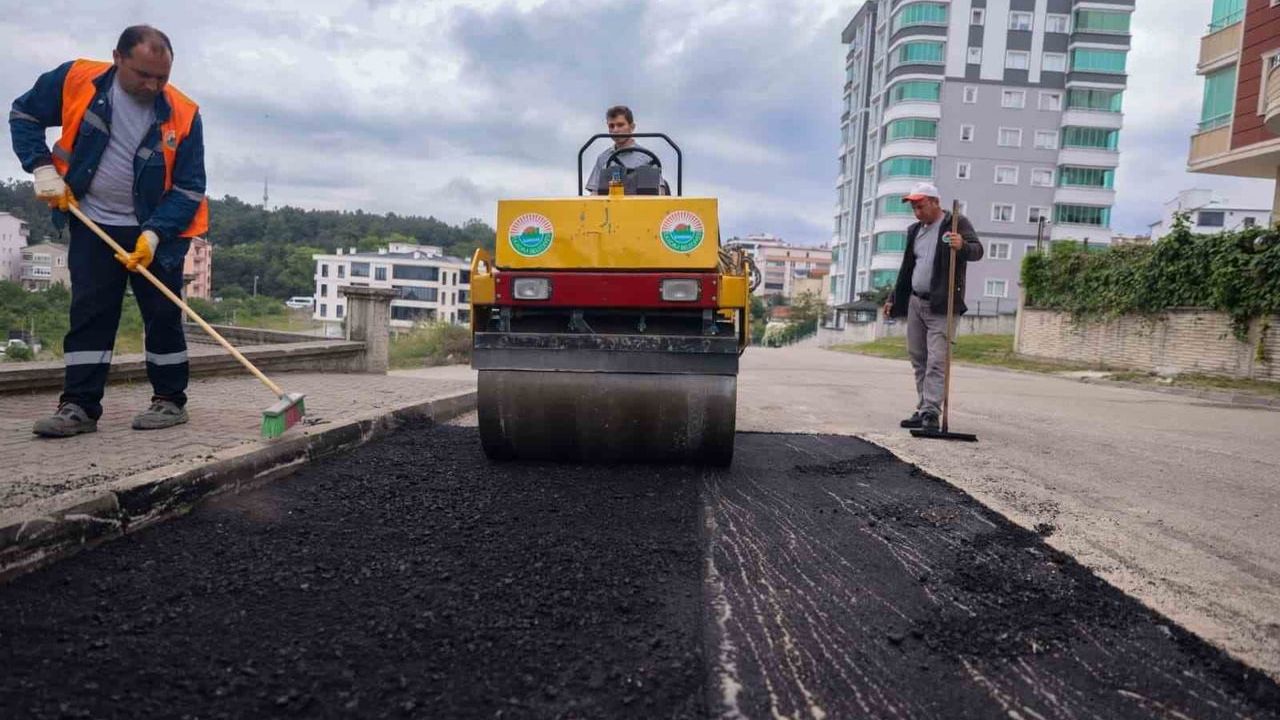 İlkadım’da yol yapım ve onarım çalışmaları sürüyor
