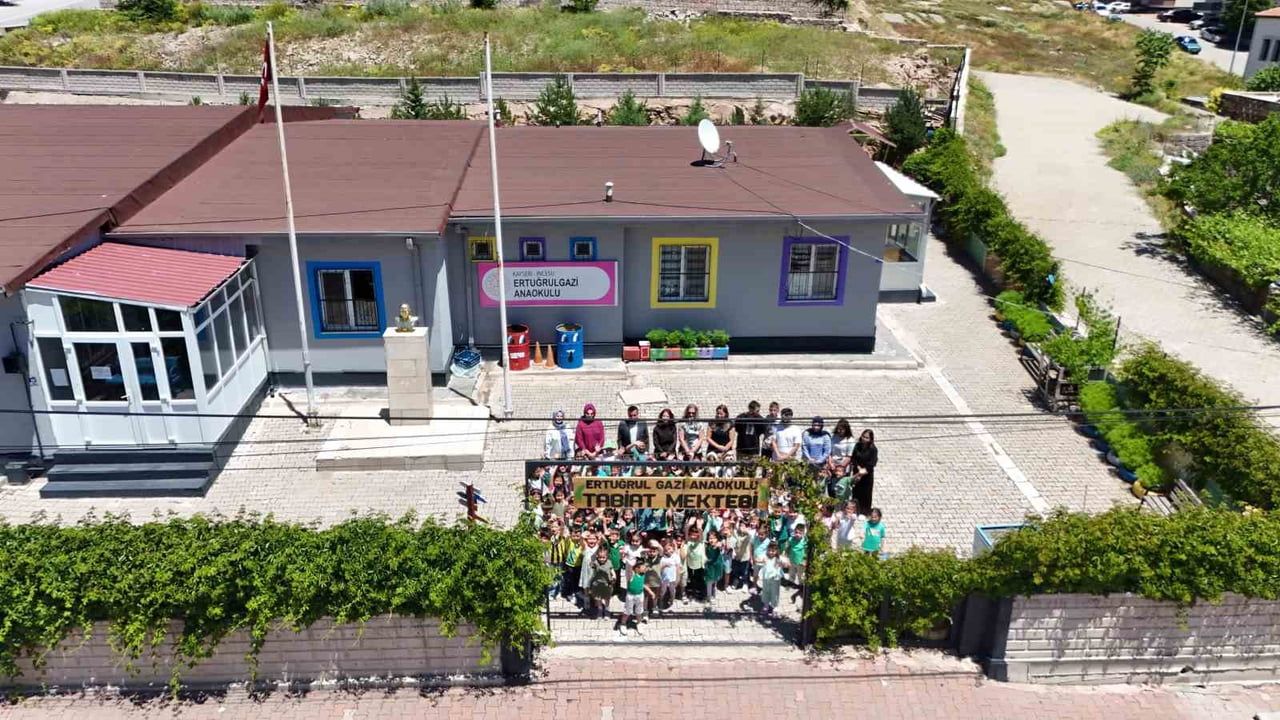 İncesu'da anaokulunda geri dönüşümle kurulan tabiat mektebi çocukları doğayla buluşturuyor