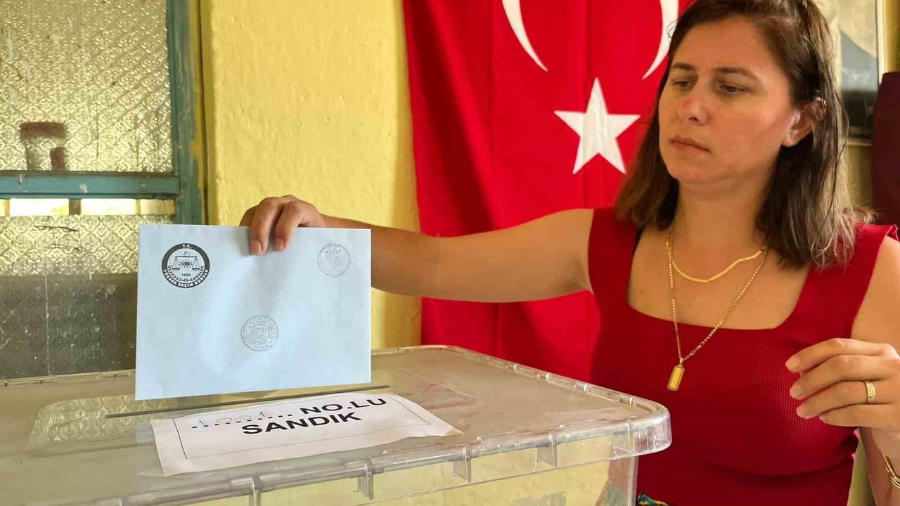 İncirliova Hamitler Mahallesi muhtarlık seçimini Özcan Turgut kazandı