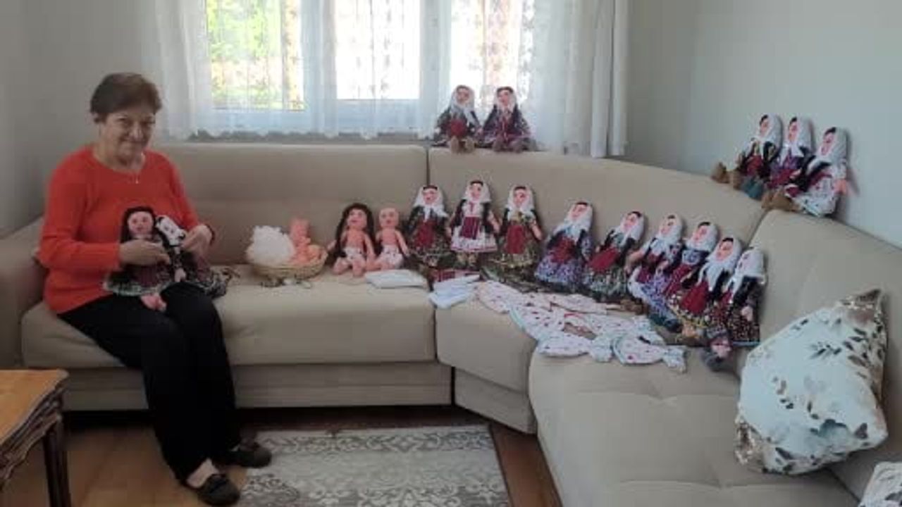 İnebolu'da 76 yaşındaki Şükran Sünnetçi, 14 yıldır bez bebeklerle Şerife Bacı'yı yaşatıyor