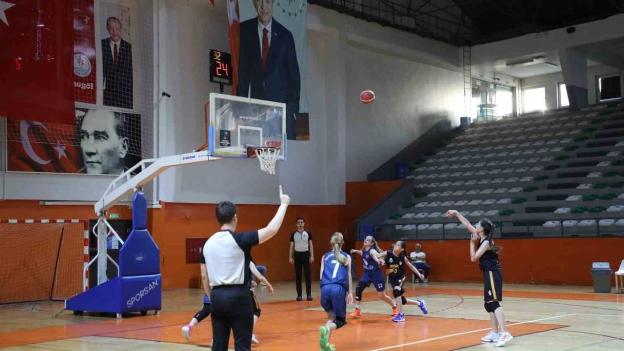 İnegöl Belediyespor U12 Kız Takımı TBF Yerel Liginde Bursa 3'üncüsü Oldu
