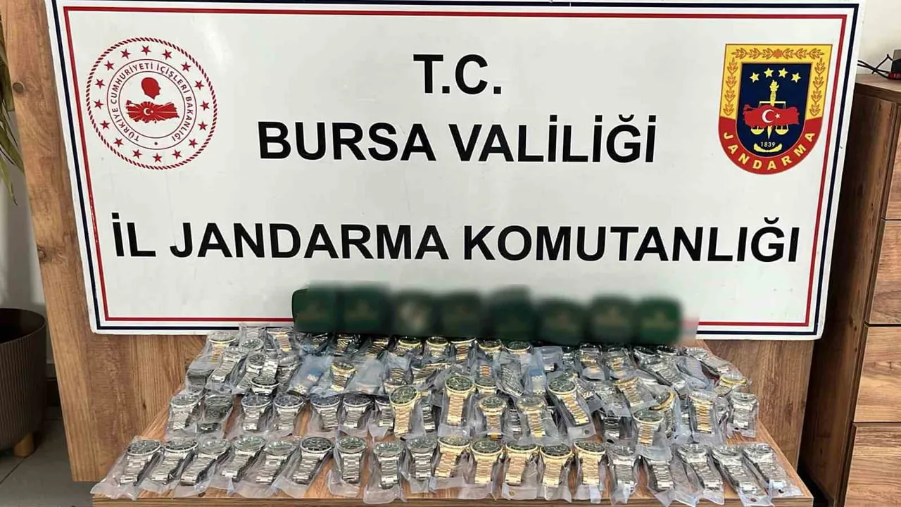 İnegöl’de Rolex operasyonunda 150 adet gümrük kaçağı saat ele geçirildi
