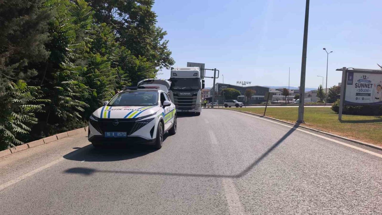 İnegöl’de tır ile motosiklet çarpıştı: 1 ağır yaralı