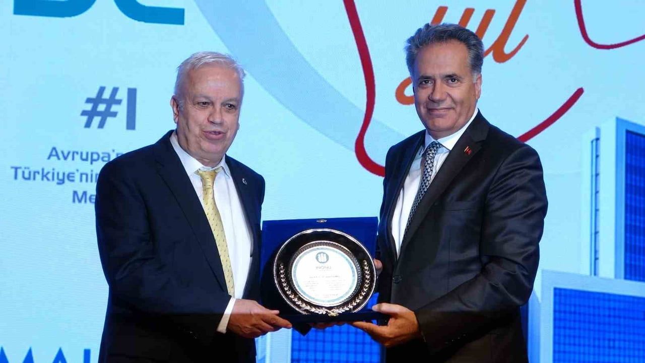 İnönü Üniversitesi karaciğer naklinde 25. yılı programla kutladı