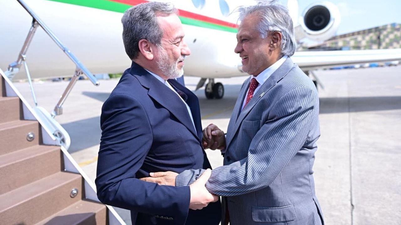 İran cumhurbaşkanı Pezeşkiyan'ın Pakistan ziyareti