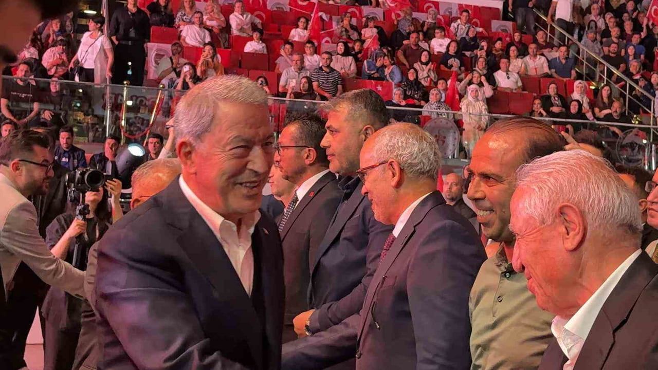 İsa Gün yeniden başkan seçildi — Kayseri Sivaslı Dernekler Federasyonu Olağanüstü Genel Kurulu