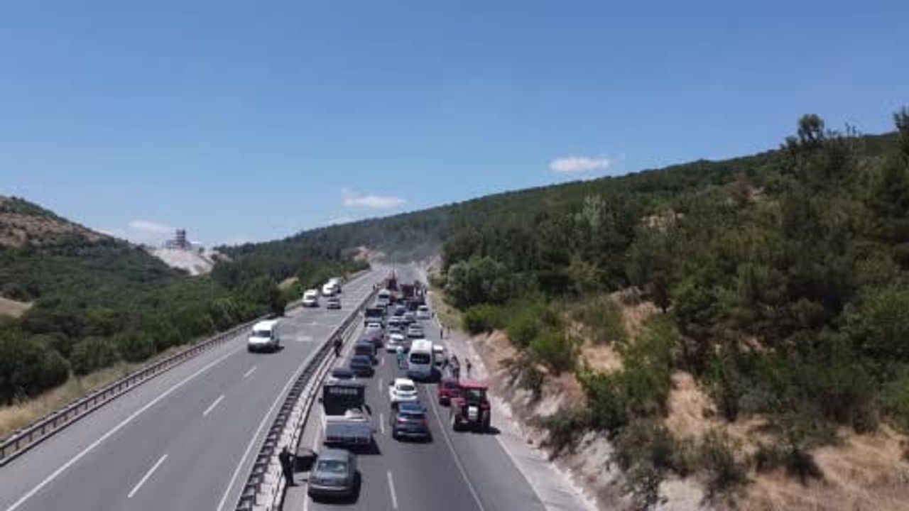 İşçi servisi alev aldı, faciadan dönüldü