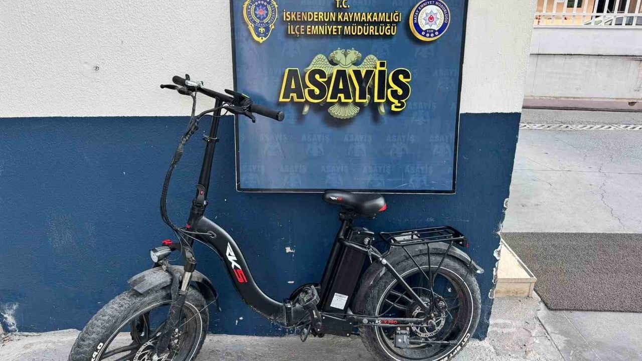 İskenderun’da elektrikli bisiklet hırsızları çaldıkları bisikletle yakalandı