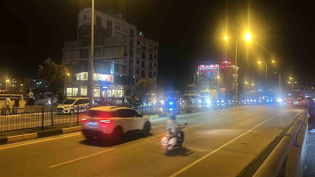 İskenderun'da otomobil çarpışması sonucu 18 yaşındaki Emre Sağlam hayatını kaybetti