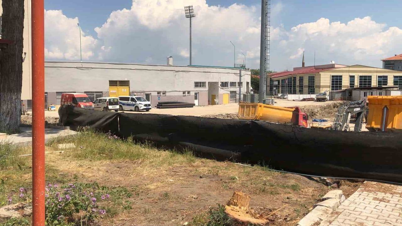 Isparta'da kanalizasyon hattı çalışmasında göçük: 1 işçi yaralandı