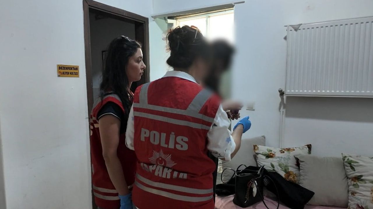 Isparta'da masaj salonlarına yönelik fuhuş operasyonunda 2 tutuklama