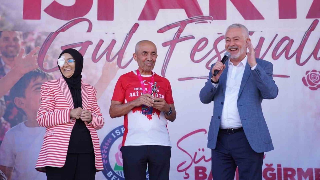 Isparta Uluslararası Gül Festivali'nde Spor Coşkusu: 533 Sporcu 32 km'yi Tamamladı
