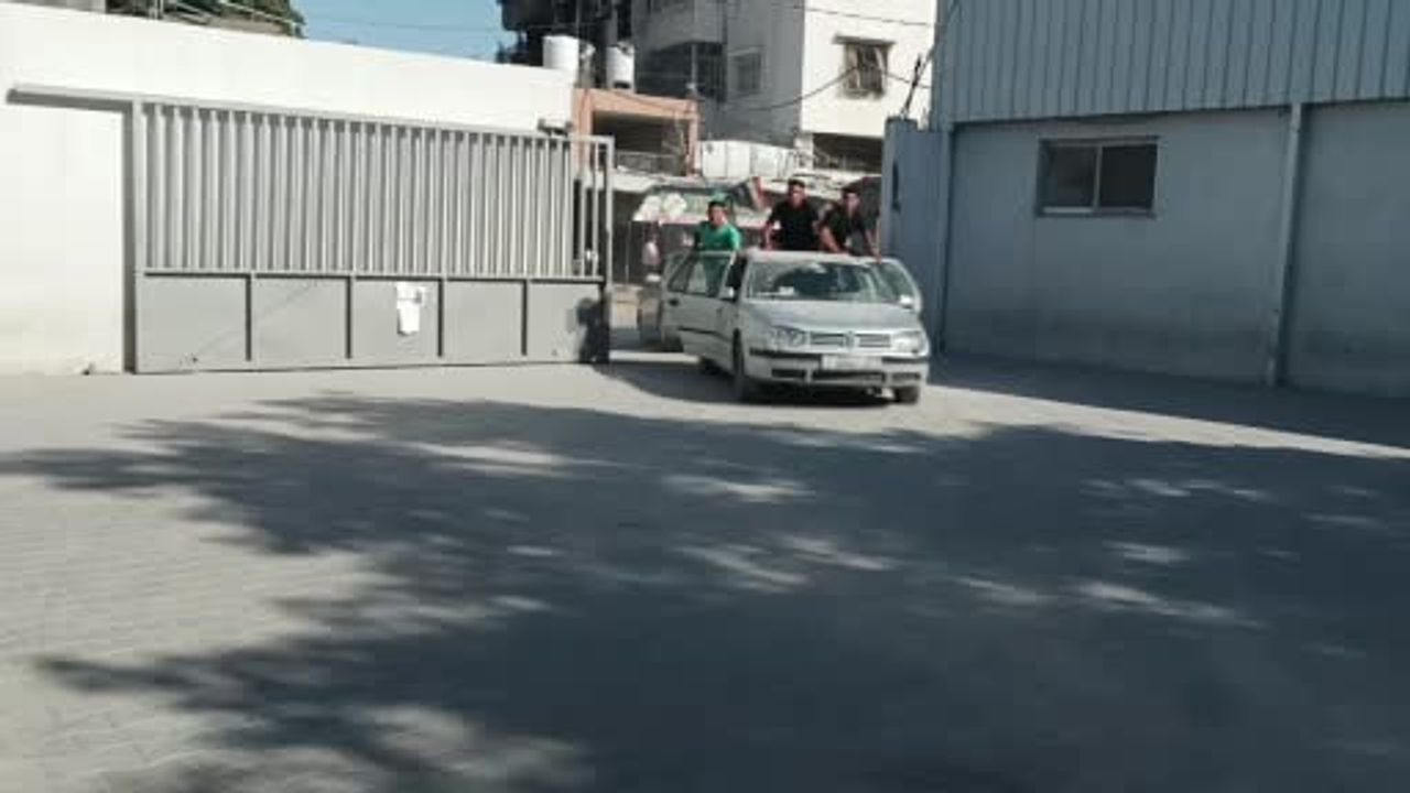 İsrail'in Rimal'daki hava saldırısında yerinden edilmiş siviller hedef alındı: 6 ölü, 15 yaralı