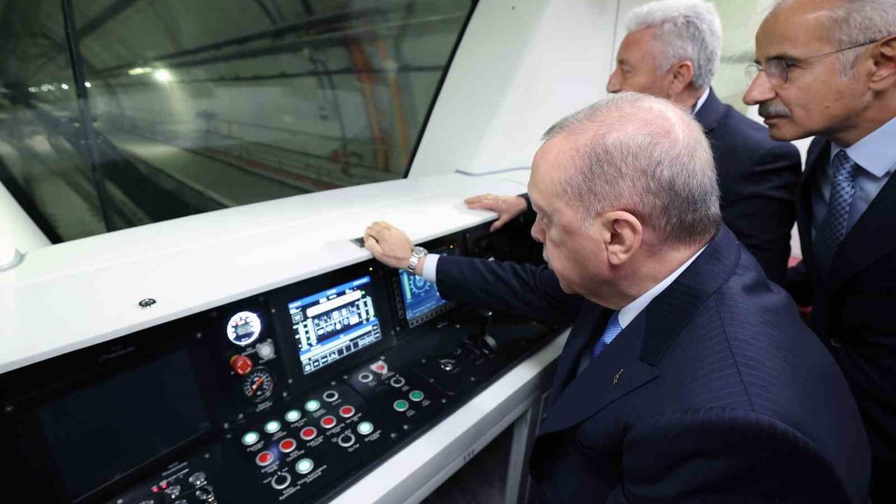 İstanbul’a nefes aldıracak proje açılıyor: cumhurbaşkanı Erdoğan törene metroyla gitti