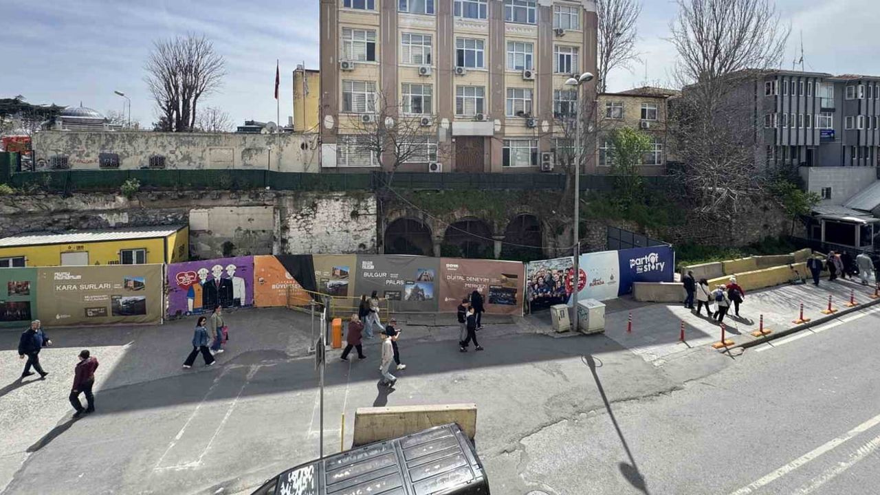 İstanbul'da Beyazıt Birinci Sarnıcı: Geç Roma kalıntısı ve modern kamu binası yan yana
