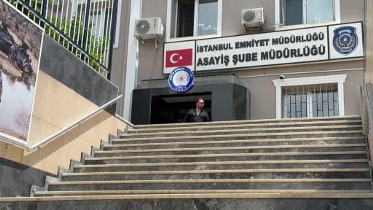 İstanbul'da iş yeri kurşunlama ve tehdit iddiasıyla 5 şüpheli adliyeye sevk edildi