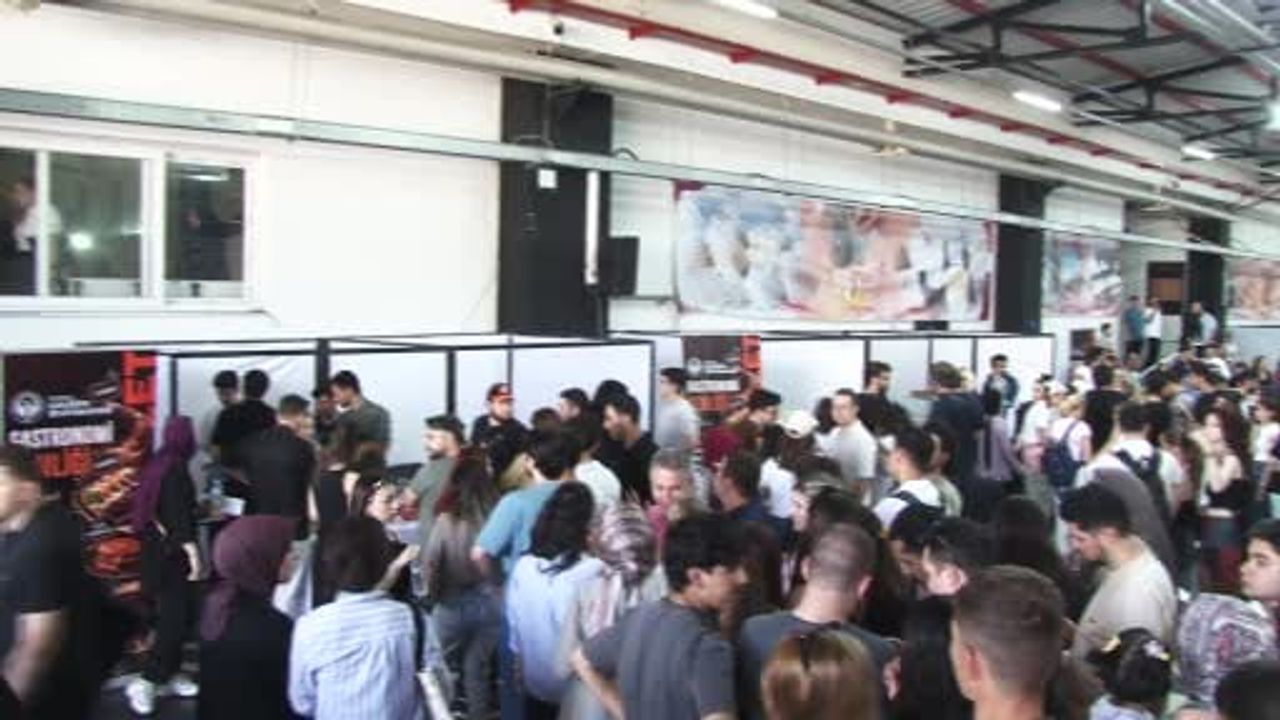 İstanbul Gelişim Üniversitesi Gastronomi Şenliği 'Sokak Lezzetleri' Temasıyla Gerçekleşti