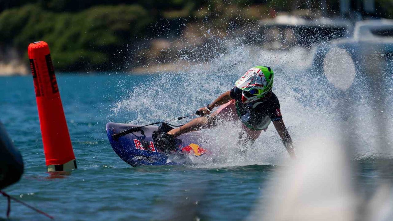 İzeltaş Dünya Motosurf Şampiyonası'nda ilk gün etap yarışları tamamlandı