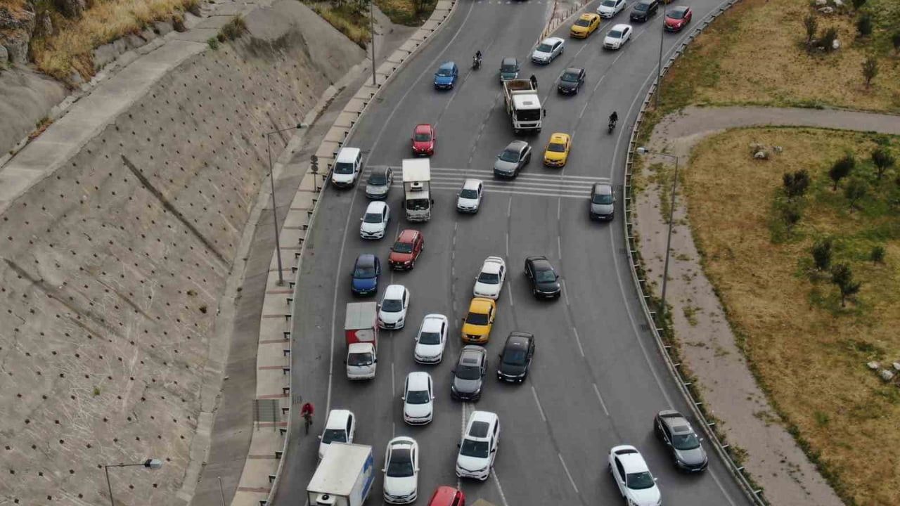 İzmir’de araç sayısı 2 milyon 144 bini geçti