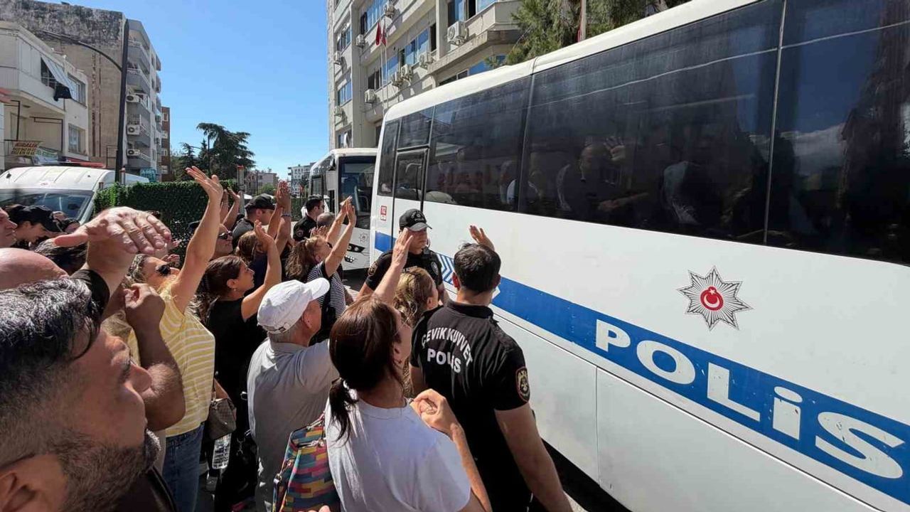İzmir'de Buca Belediyesi operasyonu: Görkem Duman da aralarında 51 şüpheli için tutuklama talebi