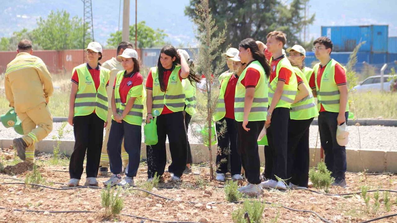 İzmir’de gençlere üretim ve doğa eğitimi: Kemalpaşa Tarım ve Doğal Yaşam Köyü açıldı