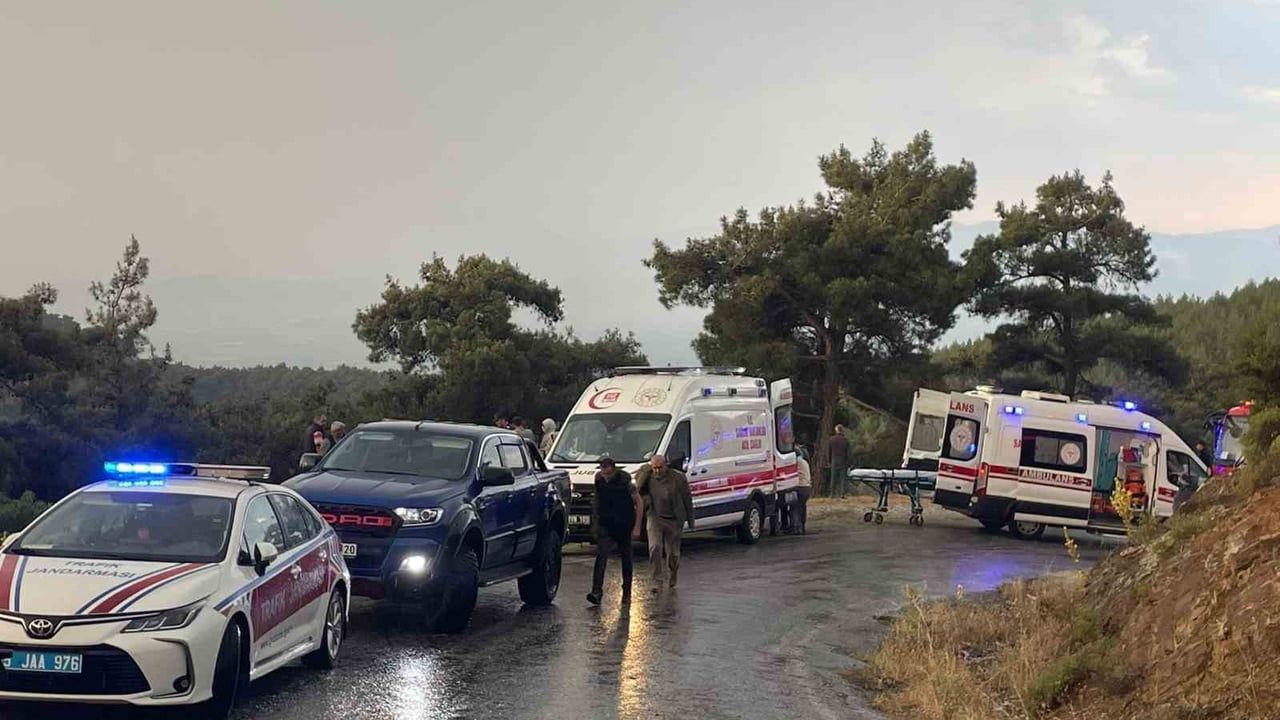 İzmir’de işçi servisi şarampole devrildi: 22 yaralı