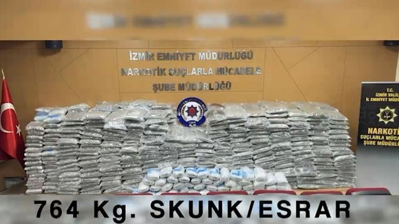 İzmir’de ortak operasyonda 764 kilogram skunk/esrar ele geçirildi