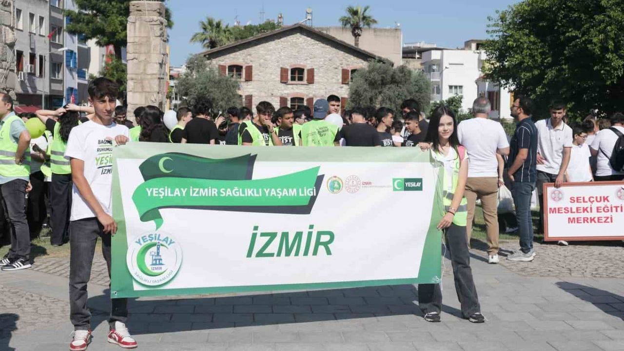 İzmir'de sağlıklı yaşam ve spor festivali düzenlendi
