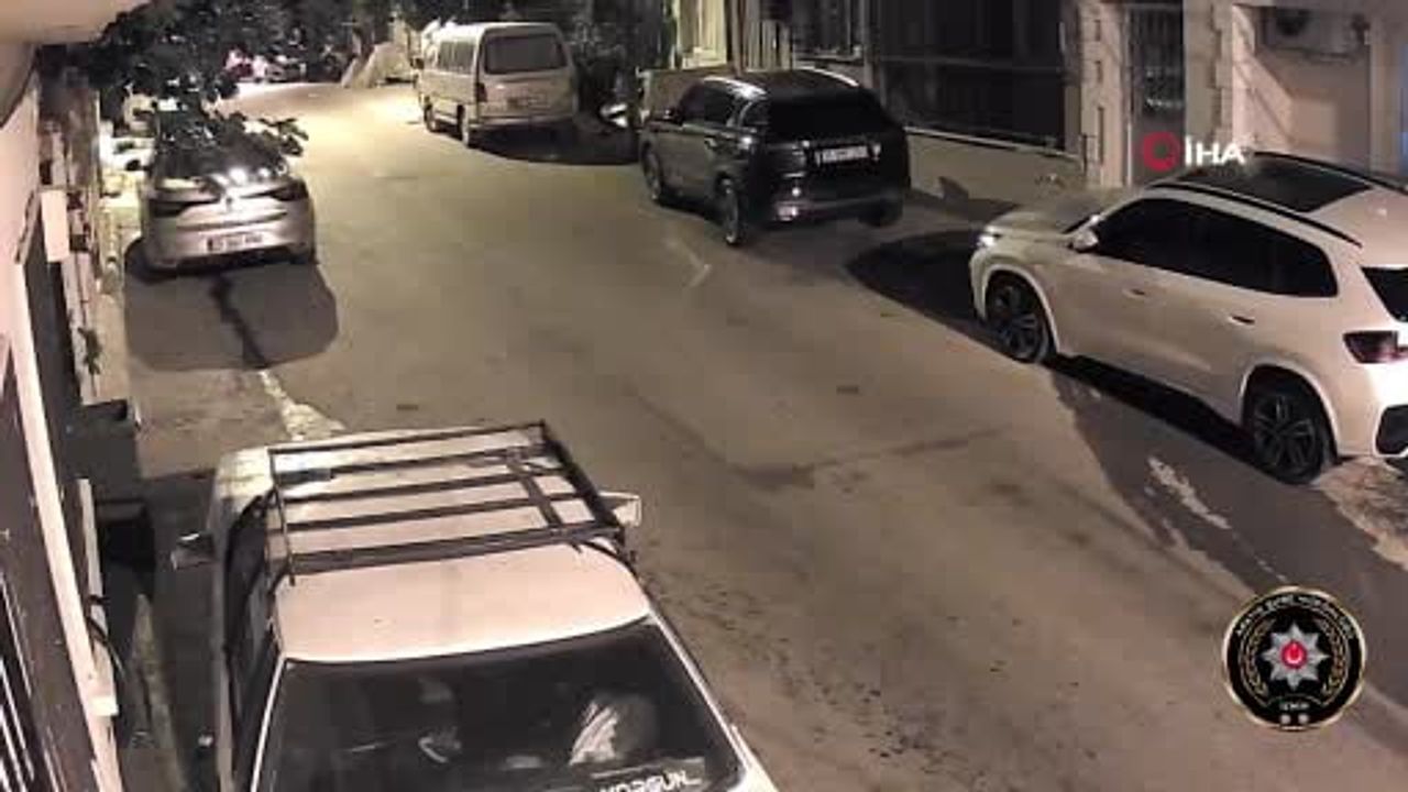 İzmir Karabağlar'da kız meselesi nedeniyle silahlı kavga: 15 yaşındaki çocuk hayatını kaybetti
